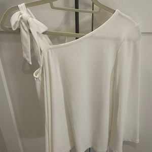 Club Monaco white one shoulder top with bow